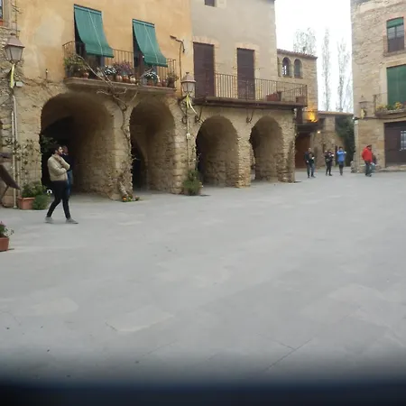 Emporda Inn *